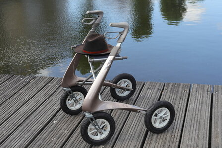 ROLLATOR CARBON OVERLAND